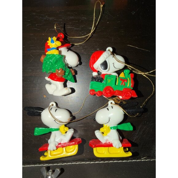 Peanuts Christmas Ornaments 5 Featuring Snoopy & Charlie Brown Woodstock PVC - Picture 2 of 8